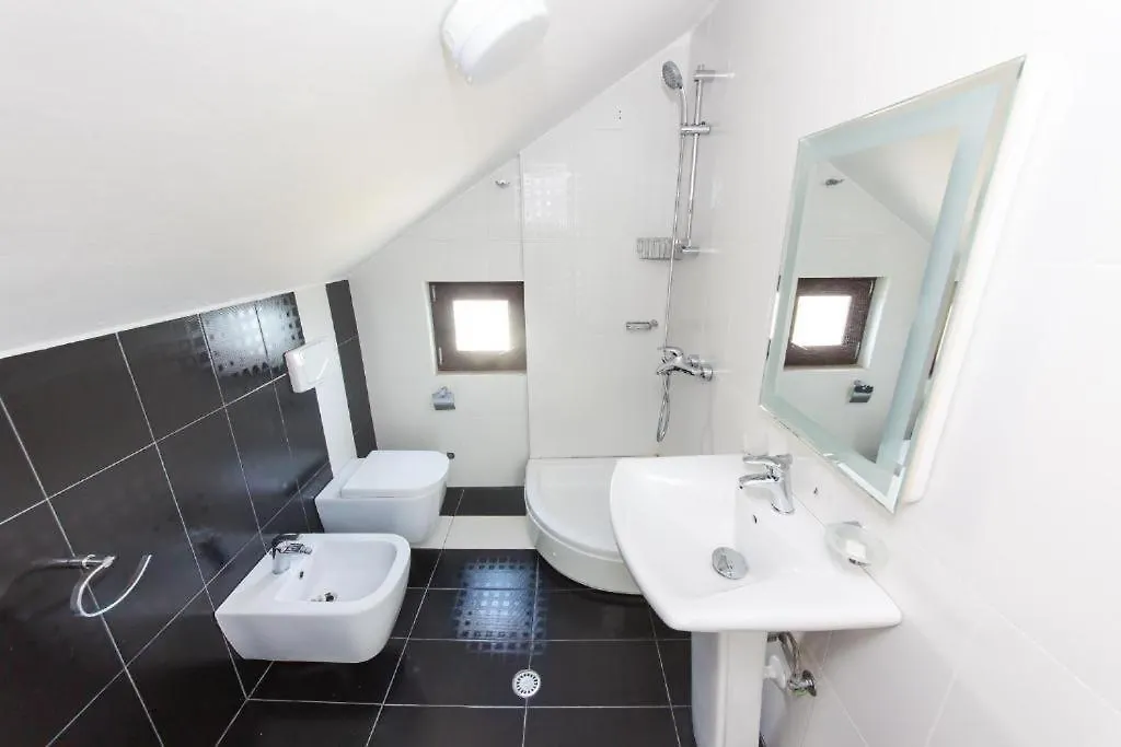 Hildon Villas Dhermi Aparthotel