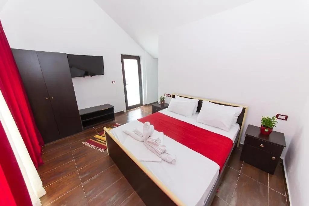 Hildon Villas Dhermi Aparthotel