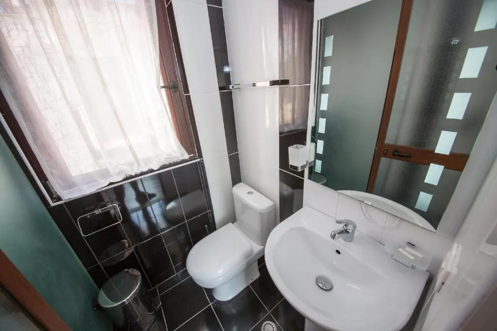 Hildon Villas Dhermi Aparthotel