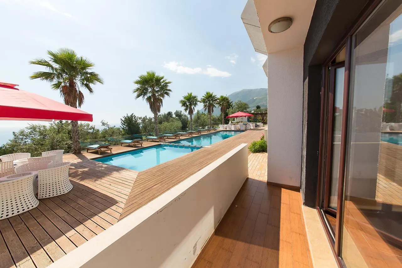 Hildon Villas Dhërmi 3*,