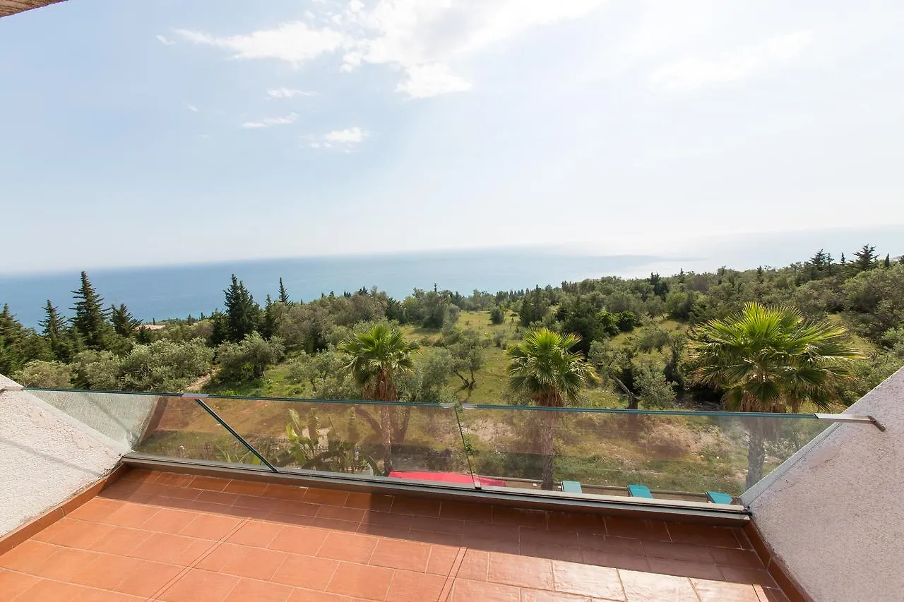 Hildon Villas Dhërmi 3*,