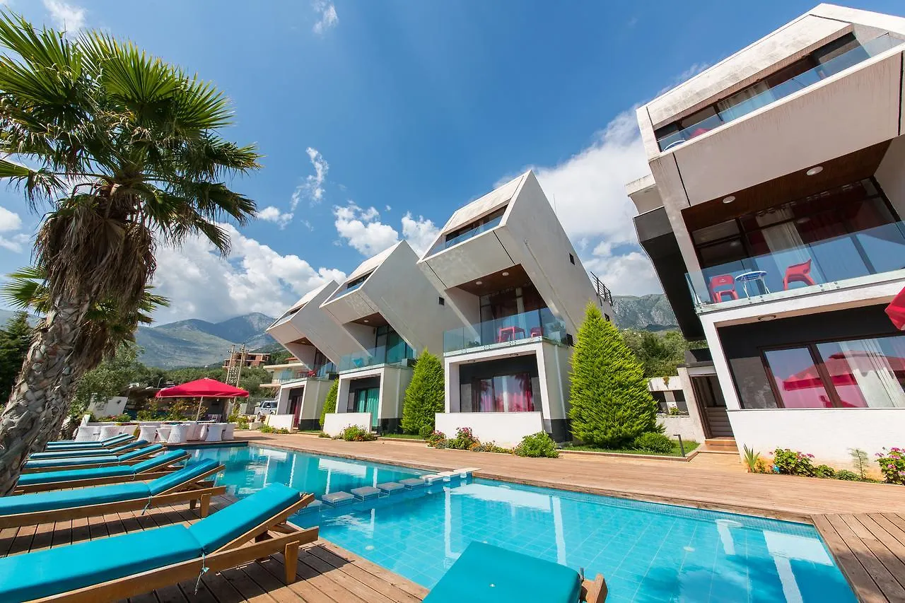 Hildon Villas Dhërmi 3*,